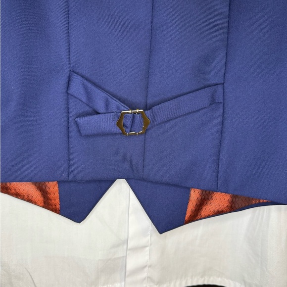 Boys 3 piece suit, size 14 - Picture 7 of 11